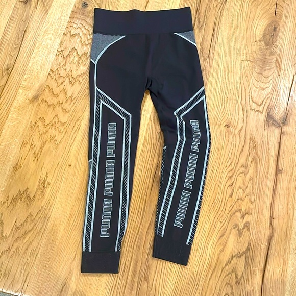 Puma leggings, very comfortable, worn 1-2x. No stains or flaws. - Picture 1 of 3